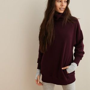 American eagle turtle neck sweater